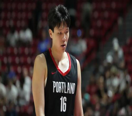 4分6犯4失误！杨瀚森季前赛首秀，什么水平