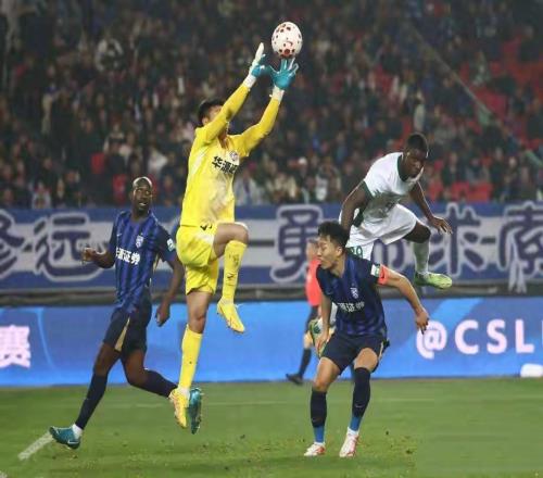 有踢假球嫌疑北京国安20武汉三镇，门将离奇失误遭球迷质疑