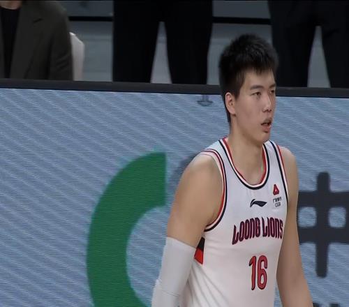 抢下焦泊乔广东队被曝出价碾压上海男篮，筹码让广州队无法拒绝