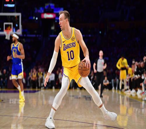 肯纳德：我从小就是詹姆斯的粉丝，和他同场竞技非常圆满