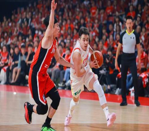 CCTV5直播！中国男篮冲2连胜，郭士强重用两大奇兵，张镇麟遭弃用