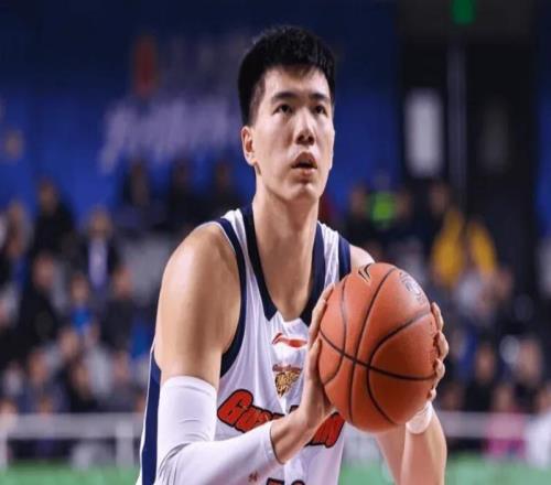 广东两将复苏太重要！杜润旺可激活焦泊乔，胡明轩终结力量回归！