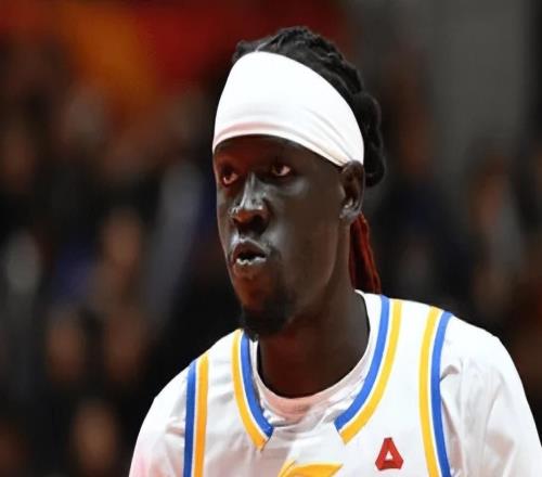 终于走了！奥莫特自宣离开北京，球队该给周琦找替补了！