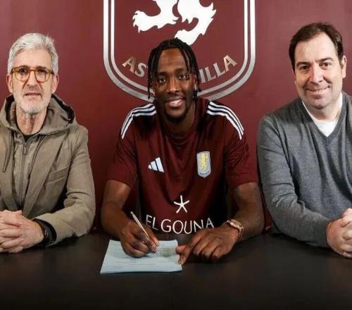 法拉利高速爆胎！热刺球星遭遇严重车祸弗兰克：不影响欧冠