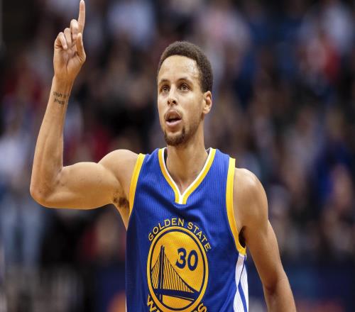 库里第9次砍下45+且罚球少于5个，高居历史榜首，科比&贾巴尔次席