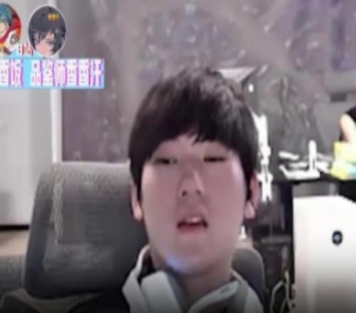 JKL：现在努力直播为了放假不想来，有比赛时好好打放假就好好放