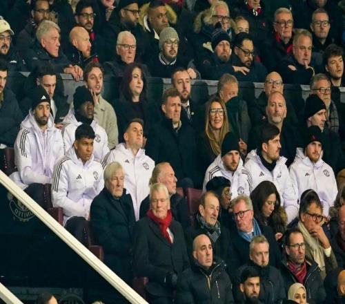 B费芒特下轮复出，曼联6000万铁腰恐重回冷板凳！传球水平遭嘲讽