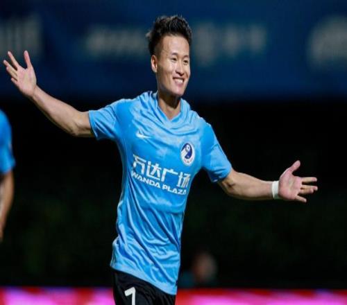 中国锋霸在比利亚雷亚尔梯队爆发！出战14次独造9球，赢得点赞