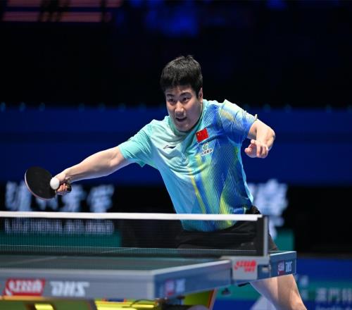 中国男乒告急！16强仅剩2人，选人引争议，王皓本该带上向鹏