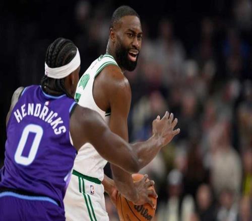 绿军逆转爵士：布朗无缘连十战30+怀特27+7帽乔治37+6+7