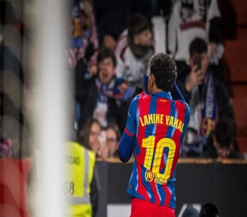 状态火热，亚马尔在巴萨一线队首次连续四场进球