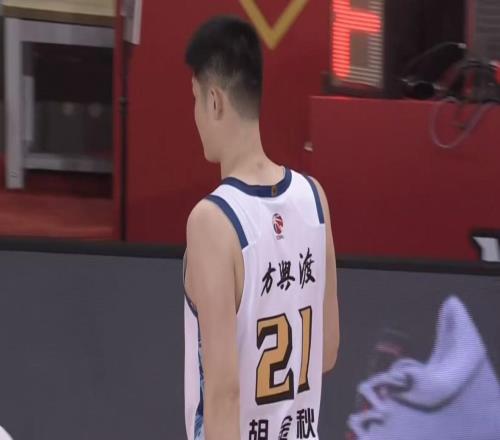 打爆胡金秋！广东昔日“硬汉”掀翻广厦豪阵，或被朱芳雨签下