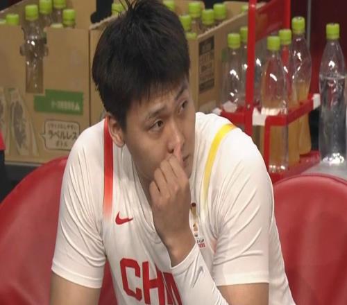 打爆日本黑哨后！中国男篮上诉，郭士强或被追罚，赵睿伤情曝光！