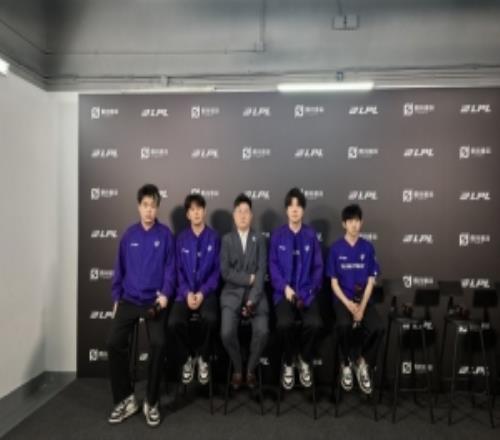 UP赛后群访1Jiang：把自己的该做的做好后面打LGD努力去打