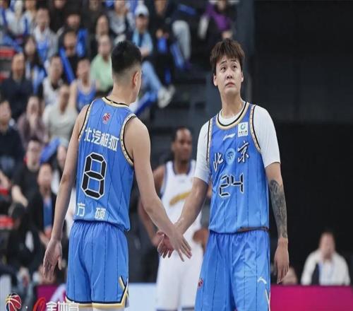 真相大白！北京男篮双输浙江队原因曝光，徐利民怒摔战术板有用吗