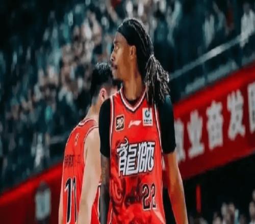 8中1！广东200万打水漂，杜锋气到直接弃用，麦考尔快滚蛋