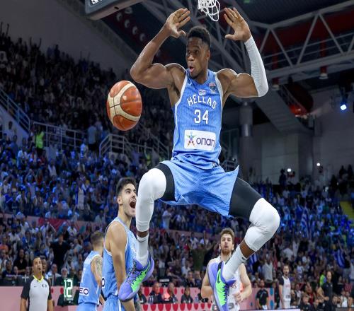 努尔基奇：国际赛场和NBA完全不同但字母哥仍然具有统治力