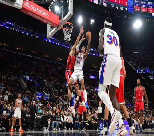 交易的节奏，快船和76人球员赛前讨论詹姆斯哈登可能转会骑士