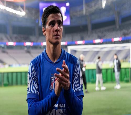 上海申花摊上事了留下两大“坑货”，球迷集体炸锅，攻占官微！