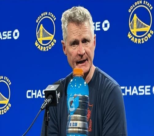 科尔发布会爽了！爆赞替补双核，为11胜4负开心，大谈阵容厚度！