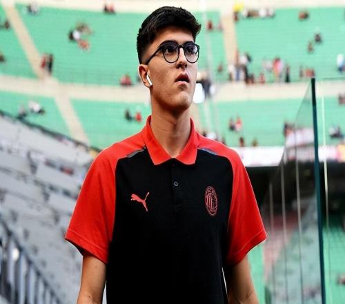 20岁小将拿到续约邀请：AC米兰赛季的最大发现，他让人们忘了特奥