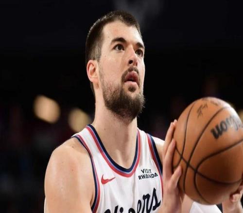 名记：快船正在兜售祖巴茨，其交易回报价值可能甚至高于浓眉