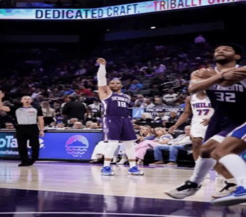 探花郎38+11带队双杀国王！76人残阵大胜，止住连败颓势