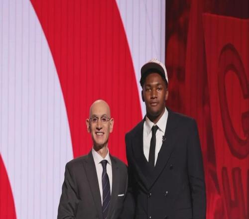 对飚杨瀚森！生涯首次三双！真被他打出来了...