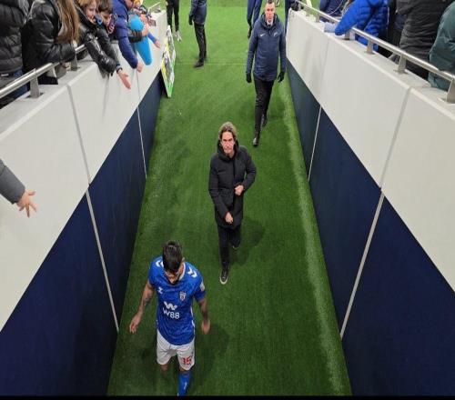 弗兰克在赛后走向球员通道，热刺球迷响起漫天嘘声