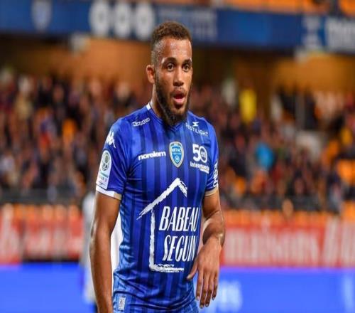 前体能主管：姆伯莫身体成分太出色了，体脂很低、肌肉发达