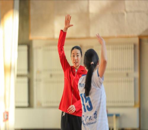 泪目！中国女排33岁最美二传当大学教师：全运会成她最后一舞
