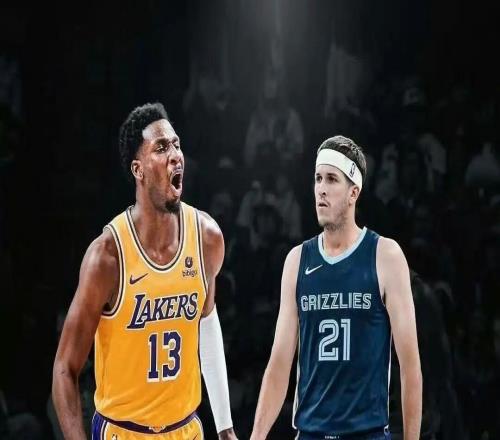 半场81分！31+10+9全力詹！交易小李被喷麻了！