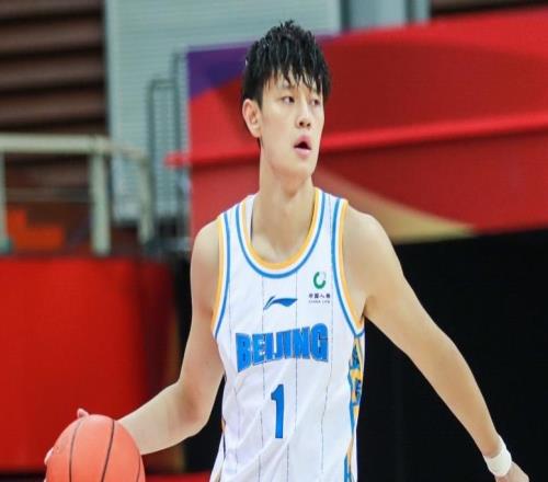 媒体人建议曾凡博先打澳洲NBL等CBA季后赛再回北京男篮争冠