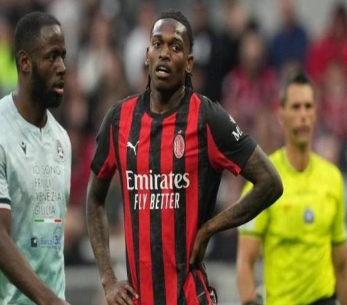 世体：巴萨考虑过B席、莱奥等人，但他们目前都不是优先选择