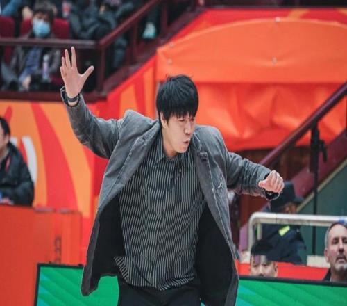 停赛2场、罚款6万！CBA官方遭灵魂拷问：犯错者，凭啥逍遥自在