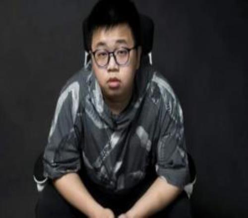 疑似蓝战非绑匪嫌疑人自首驻卡塔尔大使馆工作人员称目前没人来自首