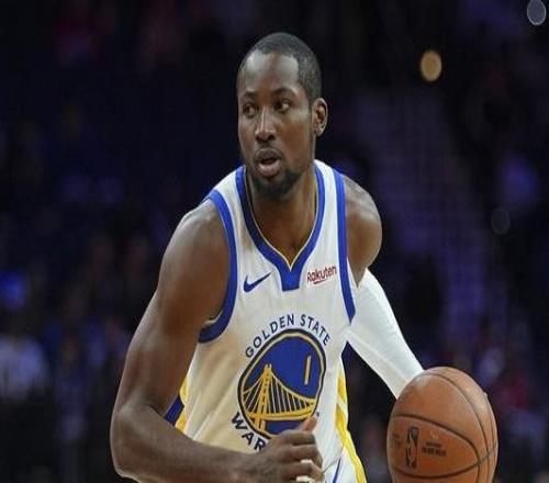 曝湖人密切关注库明加的交易动向去年休赛期曾向勇士询价