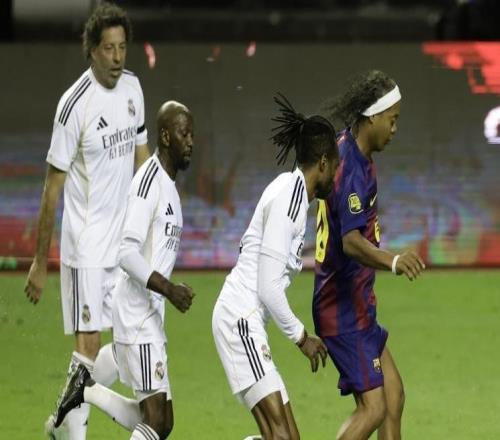 世体：皇马传奇队表演赛20战胜巴萨传奇，古蒂打入任意球