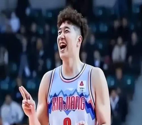 赛季报销！31岁新疆铁塔倒下，CBA悲情中锋再遭重创，堪称玻璃人