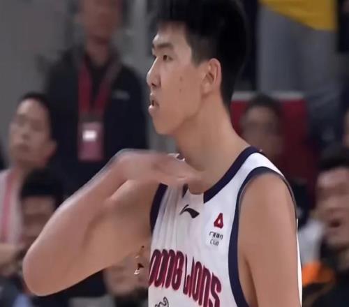 直接割喉礼！广州中锋拼了，真打成“文班亚马”！