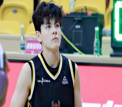 7连胜高居第一！广东女篮大胜北京女篮杨舒予15+4+4全场最高