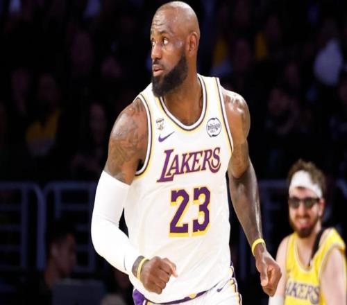 父与子，詹姆斯&布朗尼收官战高效合砍29分5板10助4断