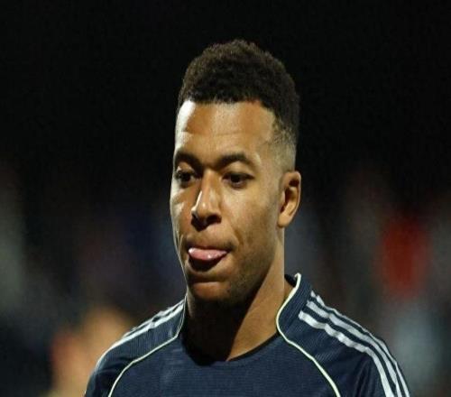 老实人！姆巴佩带伤出战，只为力保阿隆索帅位