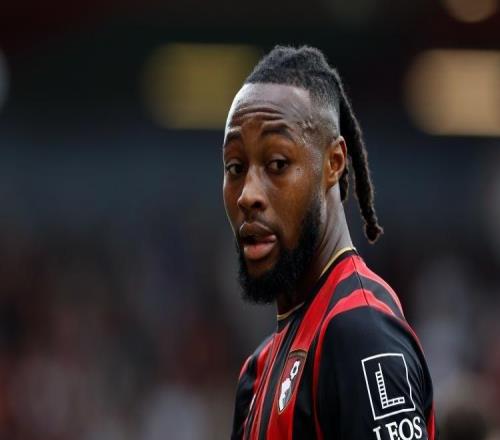 一日英超动向：昔日希望想要离开曼联，斯洛特购买他接班萨拉赫