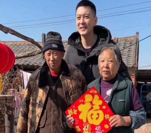 杨鸣正能量满满！忙里偷闲送温暖，还将亲眼见证俱乐部杯冠军诞生