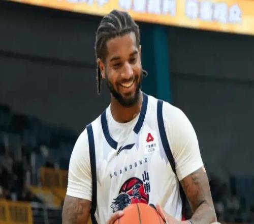 邱彪都受不了了！赛后直指外援问题，三个球员都不稳！