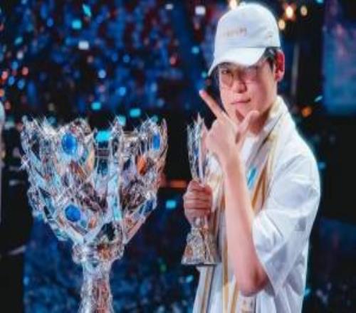 明年等待老队友韩媒透露：Gumayusi与HLE签约2年！