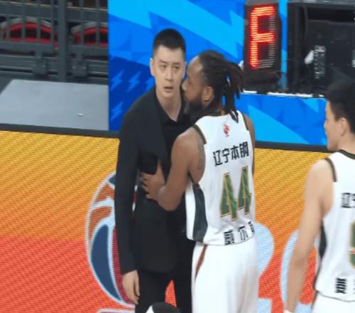 深夜2点，杨鸣发文回应CBA争议吹罚！名记：等CBA追加处罚
