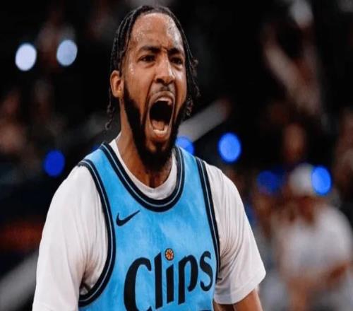 快船末节太无解！伦纳德带头抡，4替补做好辅助，高大阵容吃香！