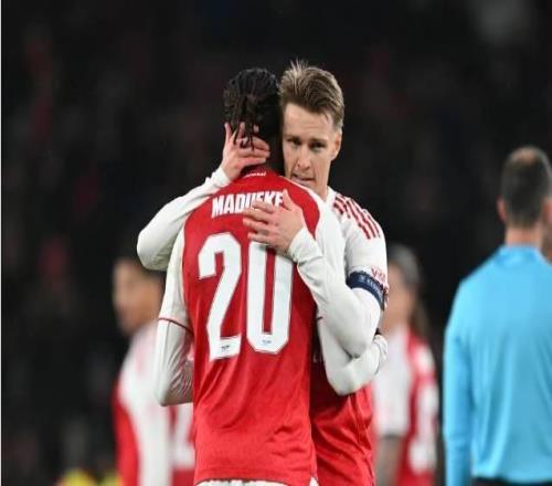 晚旗报：养伤期间，马杜埃凯和厄德高建立了深厚的友谊